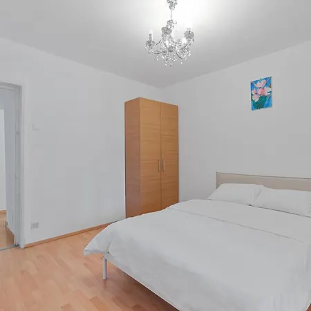 My Place Unirii Center